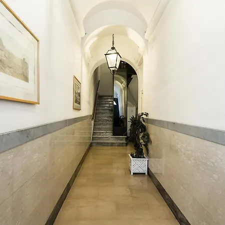 Piazza Di Spagna Fantastic 公寓